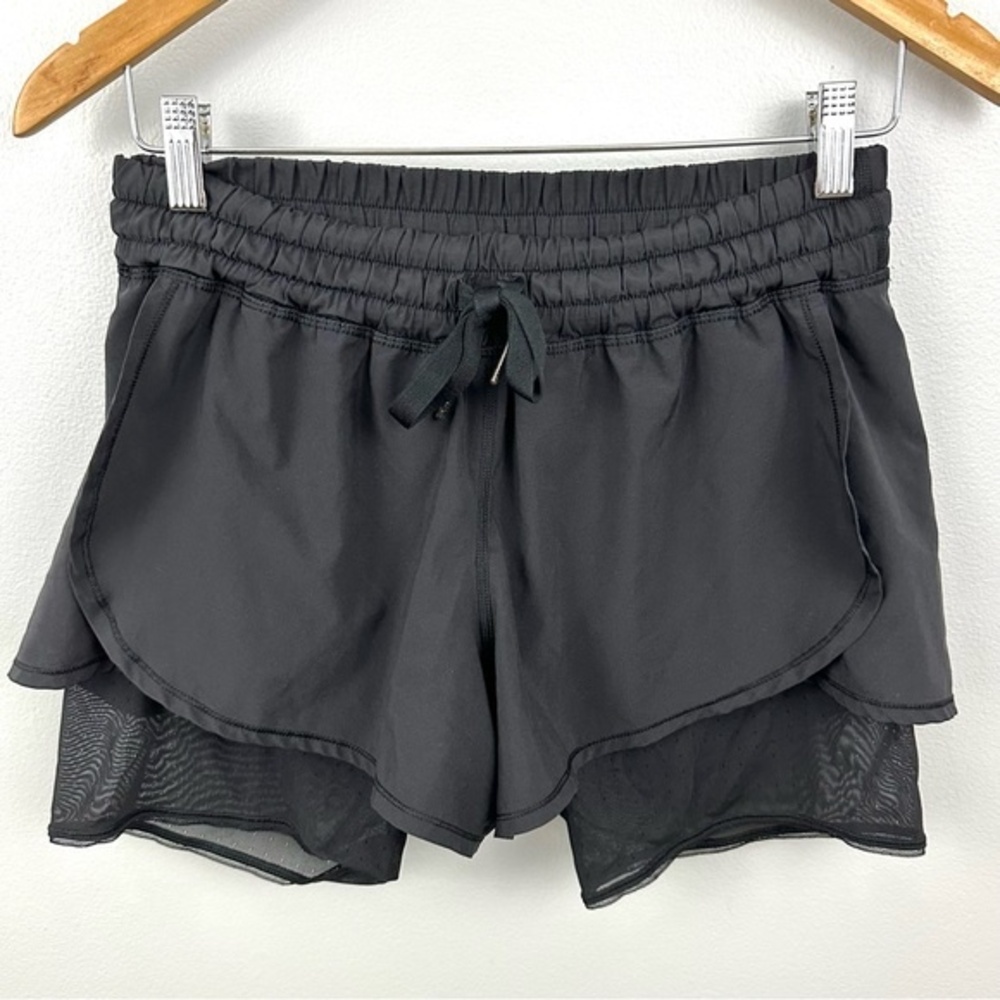 Lululemon Black Hot To Street Short Size 8 Gym Workout Outdoor Athletic